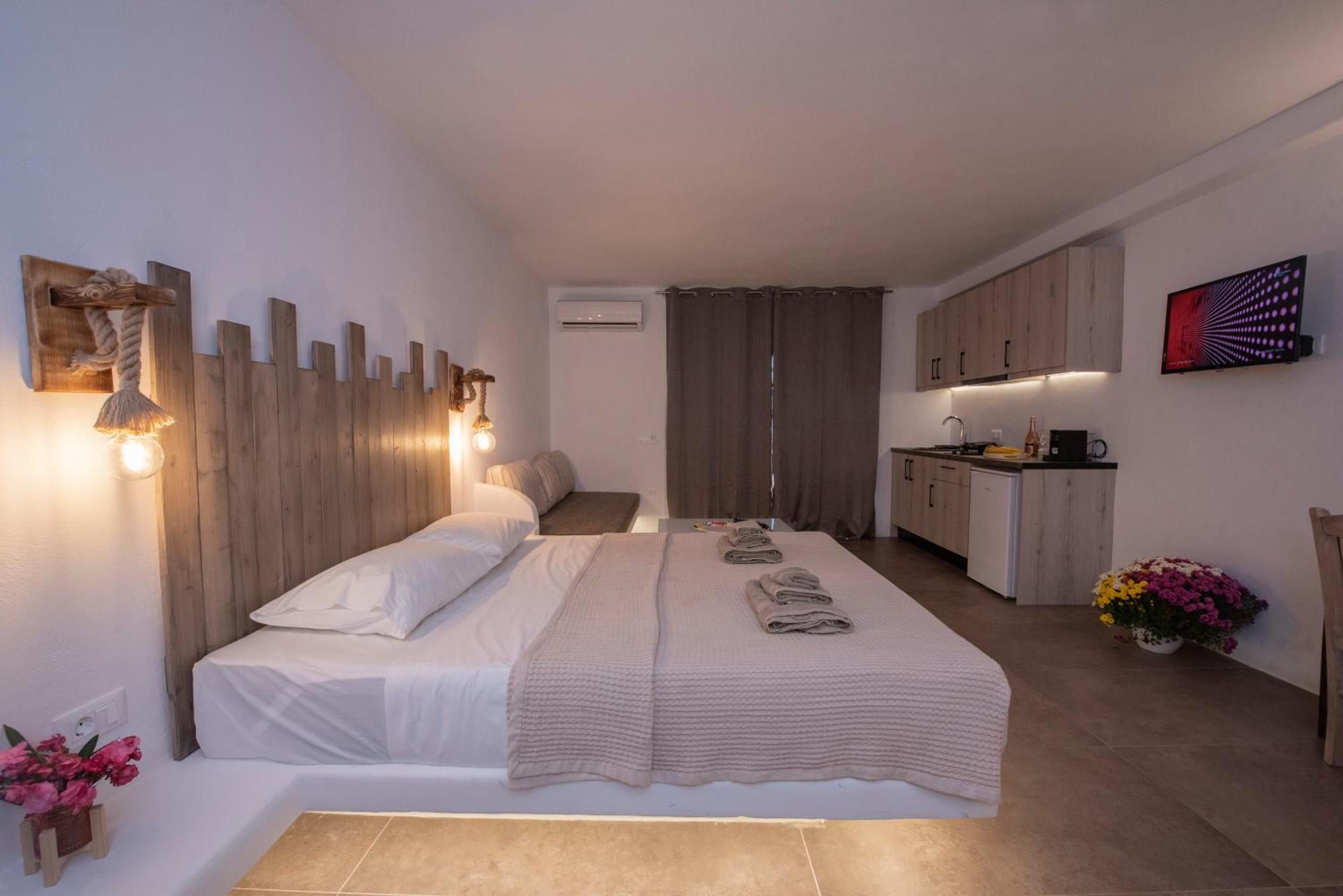 Myrsini'S Luxury Suites Merchia Mykonos Town Exterior photo